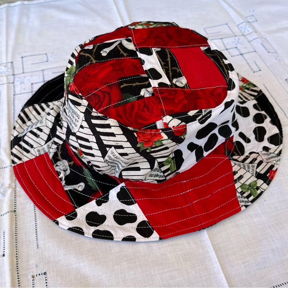 Reversible bucket hat handmade patchwork roses stealie SYF piano ❤️⚡️🖤 grateful